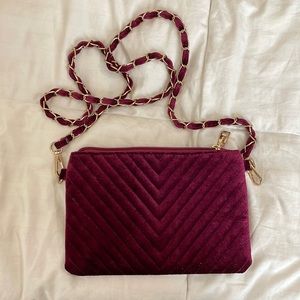Boutique velvet purse with gold chain. Good condition.